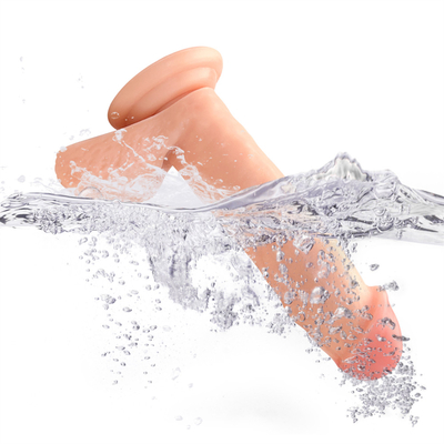 2023 amerikanischer Hot-Selling PVC riesiger realistischer Dildo mit mächtiger Sauger echte Glans und erhöhte Hoden Vaginal G-Punkt An
