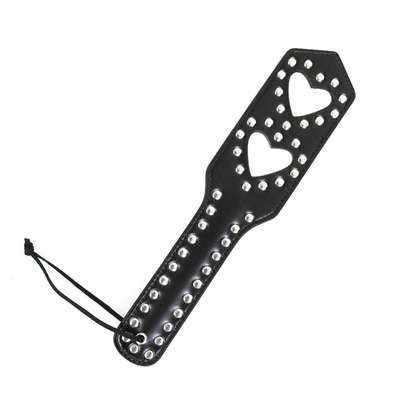 Ein Paar Spielzeug Bondage Herz Hohlleder Nieten Schlagen die Königin Schlagen Schlagen Paddel