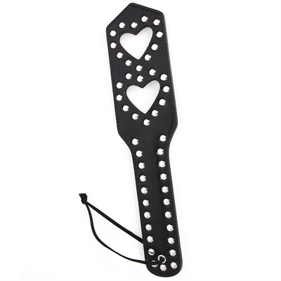 Ein Paar Spielzeug Bondage Herz Hohlleder Nieten Schlagen die Königin Schlagen Schlagen Paddel