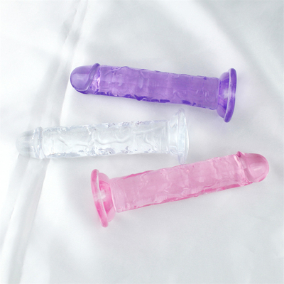 Ein starker Saug-Dildo, ein künstlicher Penis, ein riesiger Dildos für Frauen, ein realistischer Dildo.